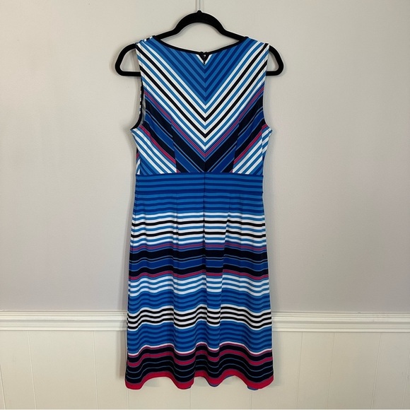Talbots Women’s Sleeveless V-Neck Keyhole Blue White & Red Stripe Dress Sz M NWT - Picture 11 of 11